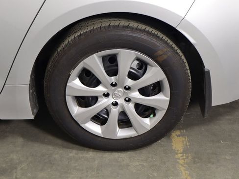 Used 2025 Toyota Corolla LE FWD image 39