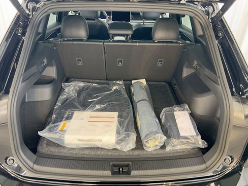 New 2026 Volkswagen Tiguan SE R-Line image 33