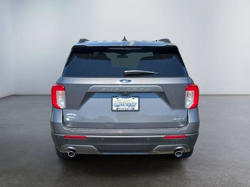 Used 2021 Ford Explorer XLT w/ Equipment Group 202A AWD/4WD image 4