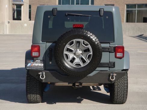 Used 2015 Jeep Wrangler Unlimited Rubicon w/ Dual Top Group image 13