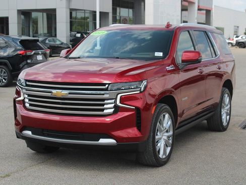 Used 2021 Chevrolet Tahoe High Country w/ Premium Package image 2