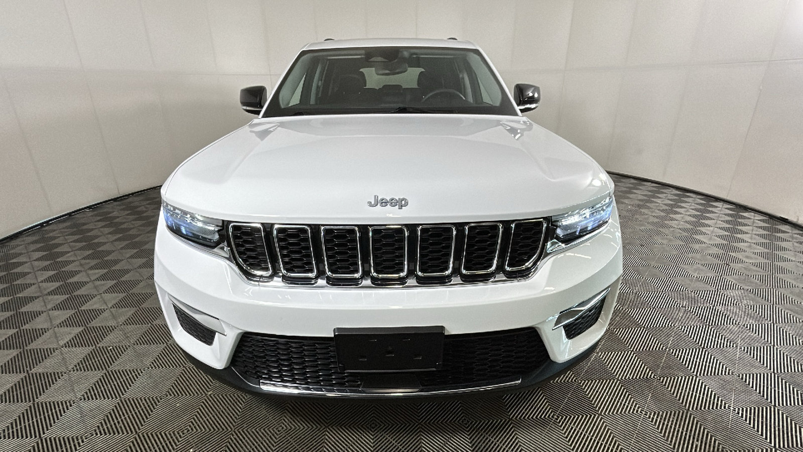 Used 2023 Jeep Grand Cherokee 4WD 4xe image 8