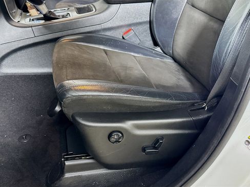 Used 2020 Jeep Grand Cherokee Altitude AWD/4WD image 22