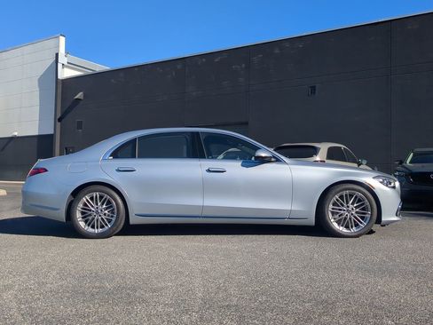Used 2022 Mercedes-Benz S 580 4MATIC Sedan image 2