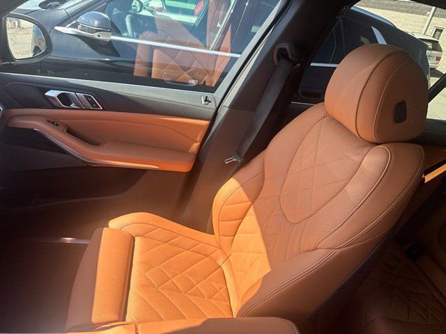 Certified 2024 BMW X5 xDrive40i w/ Premium Package AWD/4WD image 24