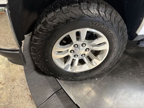 Used 2019 Chevrolet Silverado 1500 LT w/ All Star Edition image 10