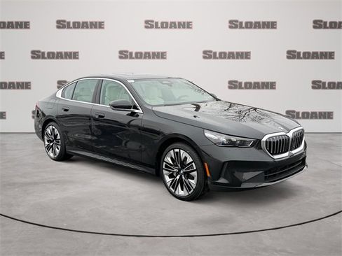New 2026 BMW 530i xDrive w/ Premium Package image 7