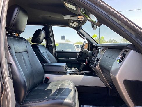 Used 2017 Ford Expedition XLT w/ Equipment Group 202A image 14