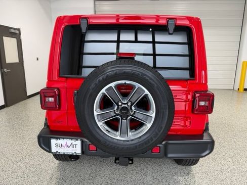 Used 2023 Jeep Wrangler Unlimited Sahara w/ LED Lighting Group AWD/4WD image 4