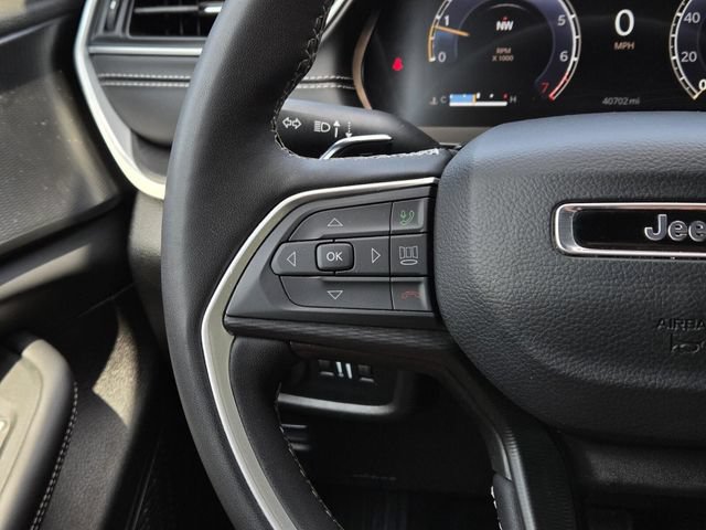 Used 2025 Jeep Grand Cherokee Altitude AWD/4WD image 22