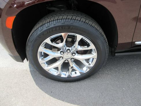 Certified 2022 GMC Yukon XL Denali w/ Denali Ultimate Package AWD/4WD image 14