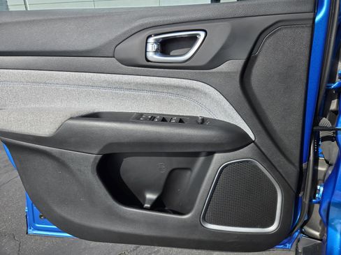 Used 2025 Jeep Compass Latitude image 20