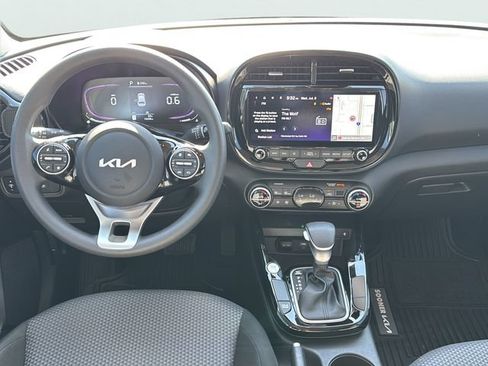 Used 2023 Kia Soul S FWD image 19