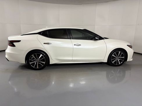 Used 2023 Nissan Maxima SV w/ Floor Mat Group image 11