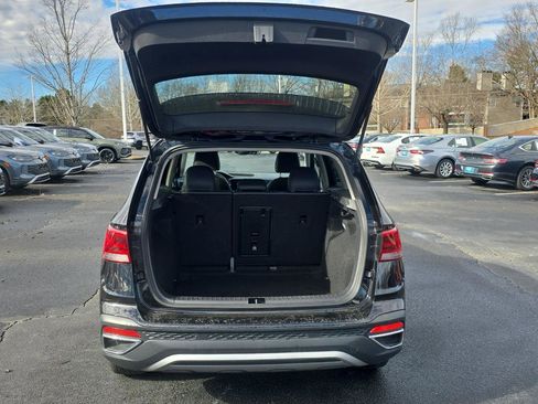 Used 2024 Volkswagen Taos SE image 6