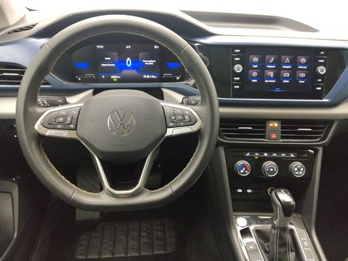 Used 2023 Volkswagen Taos SE w/ Panoramic Sunroof Package FWD image 22