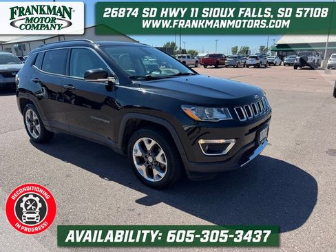 Used 2017 Jeep Compass Limited AWD/4WD image 1