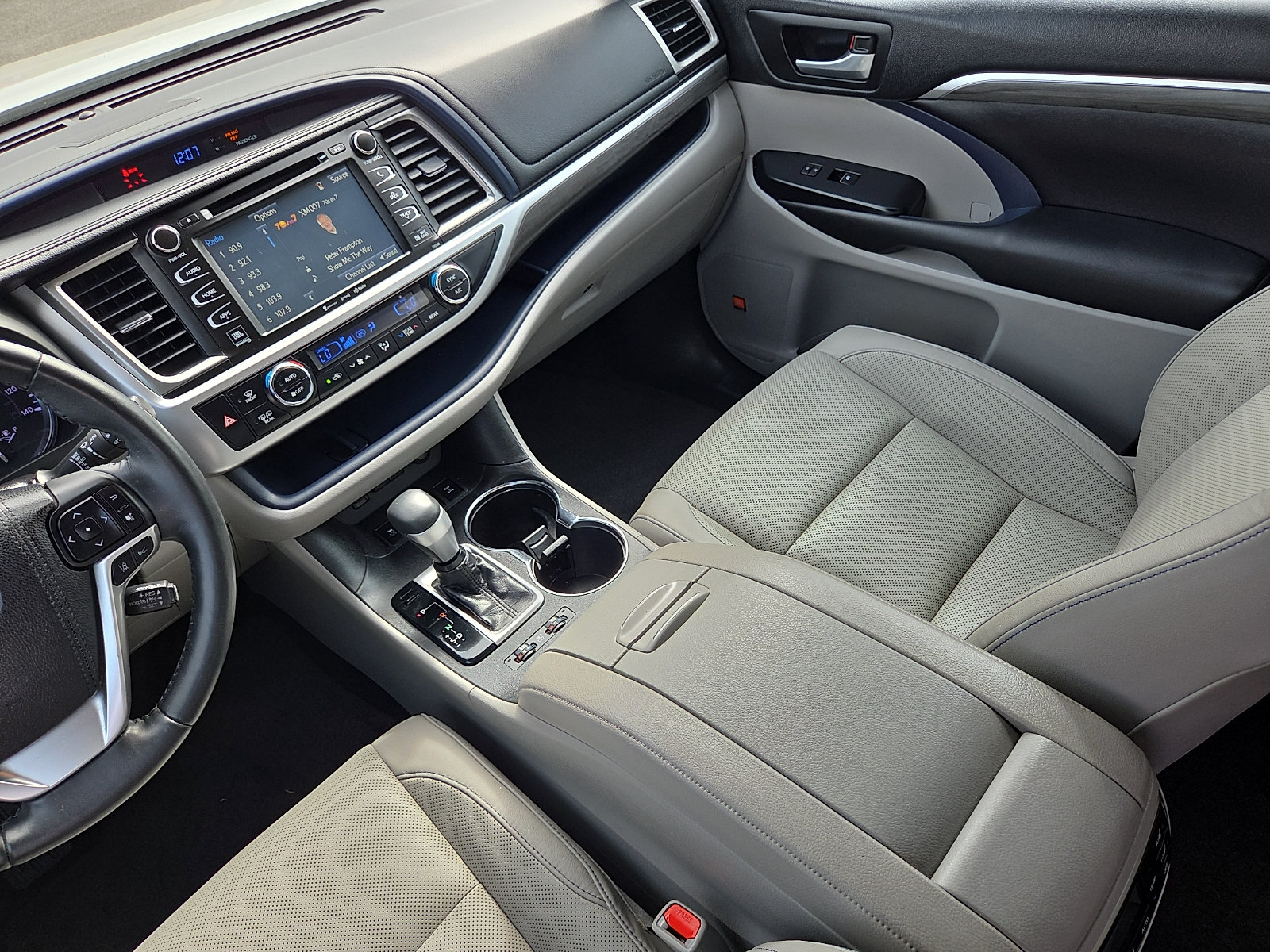 Used 2018 Toyota Highlander Limited Platinum AWD/4WD image 14