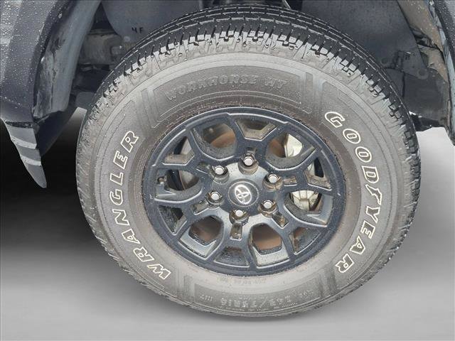 Used 2022 Toyota Tacoma SR5 w/ Technology Package RWD image 10