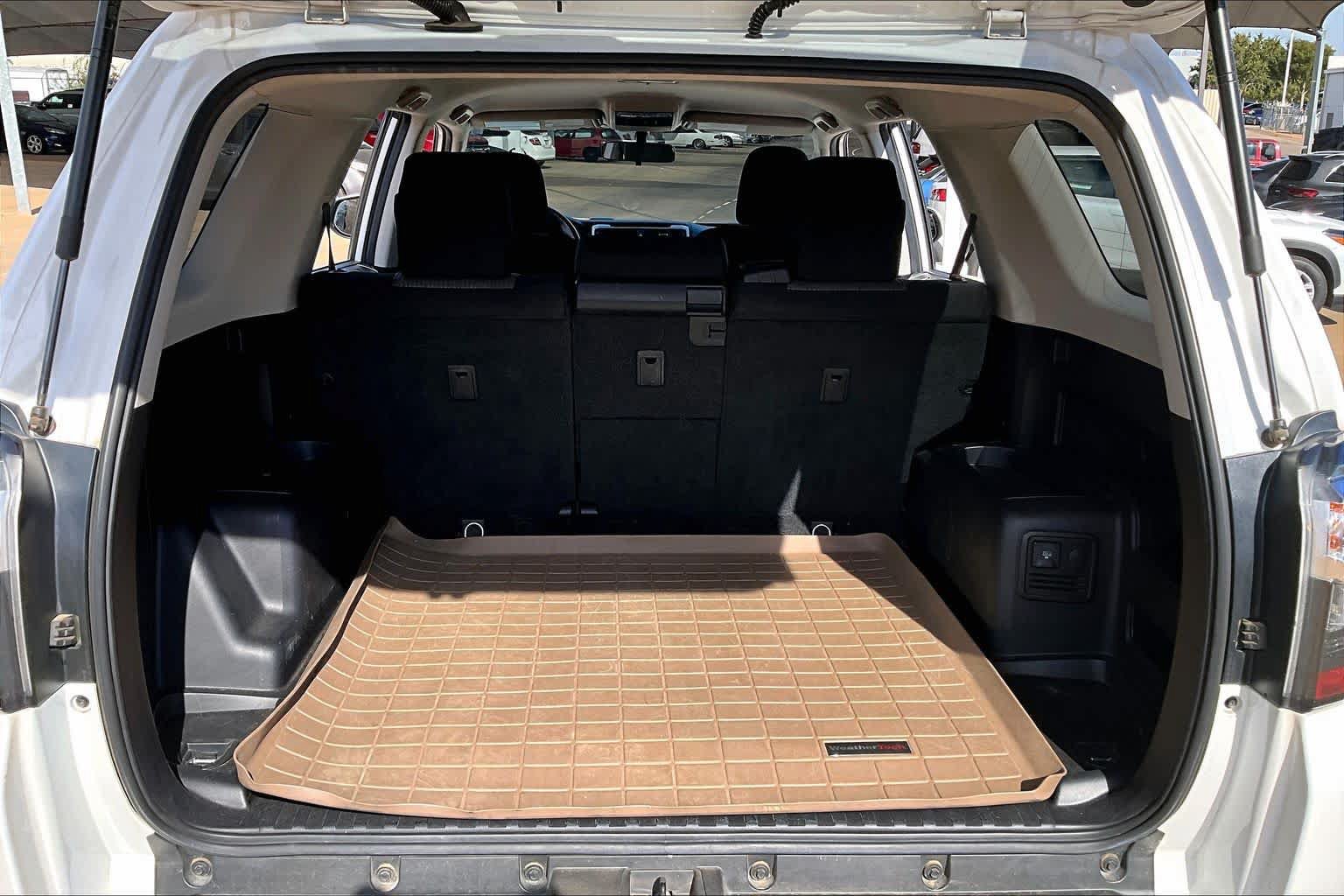 Used 2018 Toyota 4Runner SR5 AWD/4WD image 30