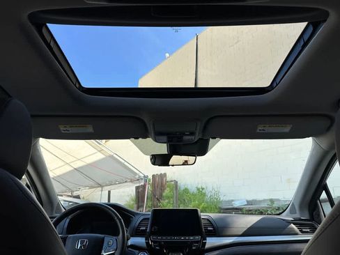 Used 2018 Honda Odyssey Elite image 14