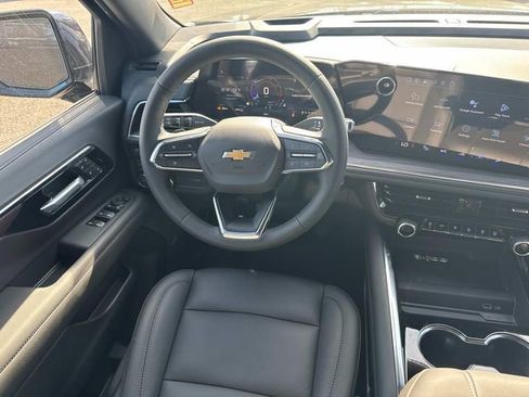 New 2026 Chevrolet Suburban LT w/ Comfort Package AWD/4WD image 19