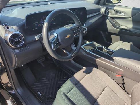 Used 2025 Chevrolet Equinox LT image 9