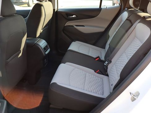 Used 2020 Chevrolet Equinox L image 33