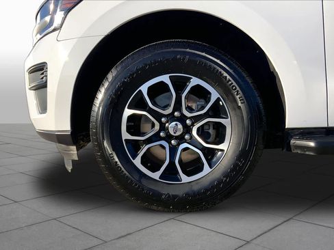 Used 2024 Ford Expedition XLT RWD image 11