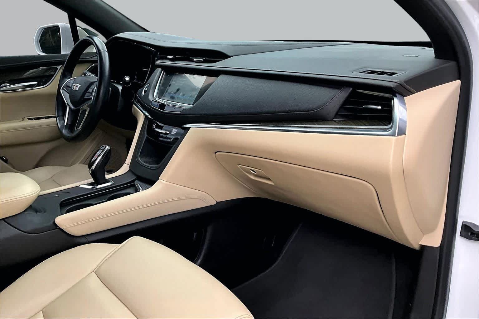 Used 2019 Cadillac XT5 FWD image 21