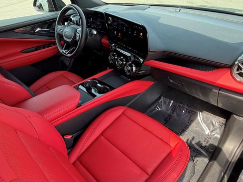 Used 2025 Chevrolet Blazer EV SS image 7