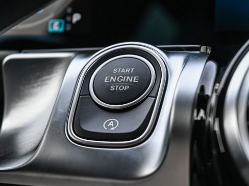 New 2026 Mercedes-Benz GLB 250 image 21