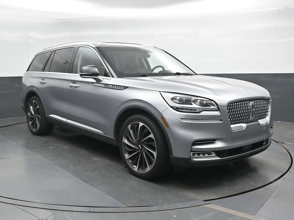 Used 2022 Lincoln Aviator Reserve w/ Equipment Group 201A AWD/4WD image 4