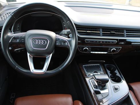 Used 2019 Audi Q7 3.0T Prestige image 11
