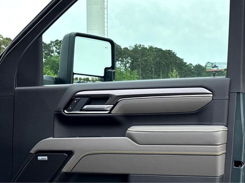 New 2026 Chevrolet Silverado 2500 ZR2 image 14