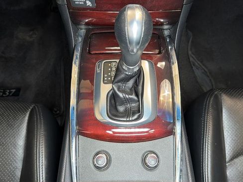 Used 2011 INFINITI G37 Journey w/ Premium Pkg image 23