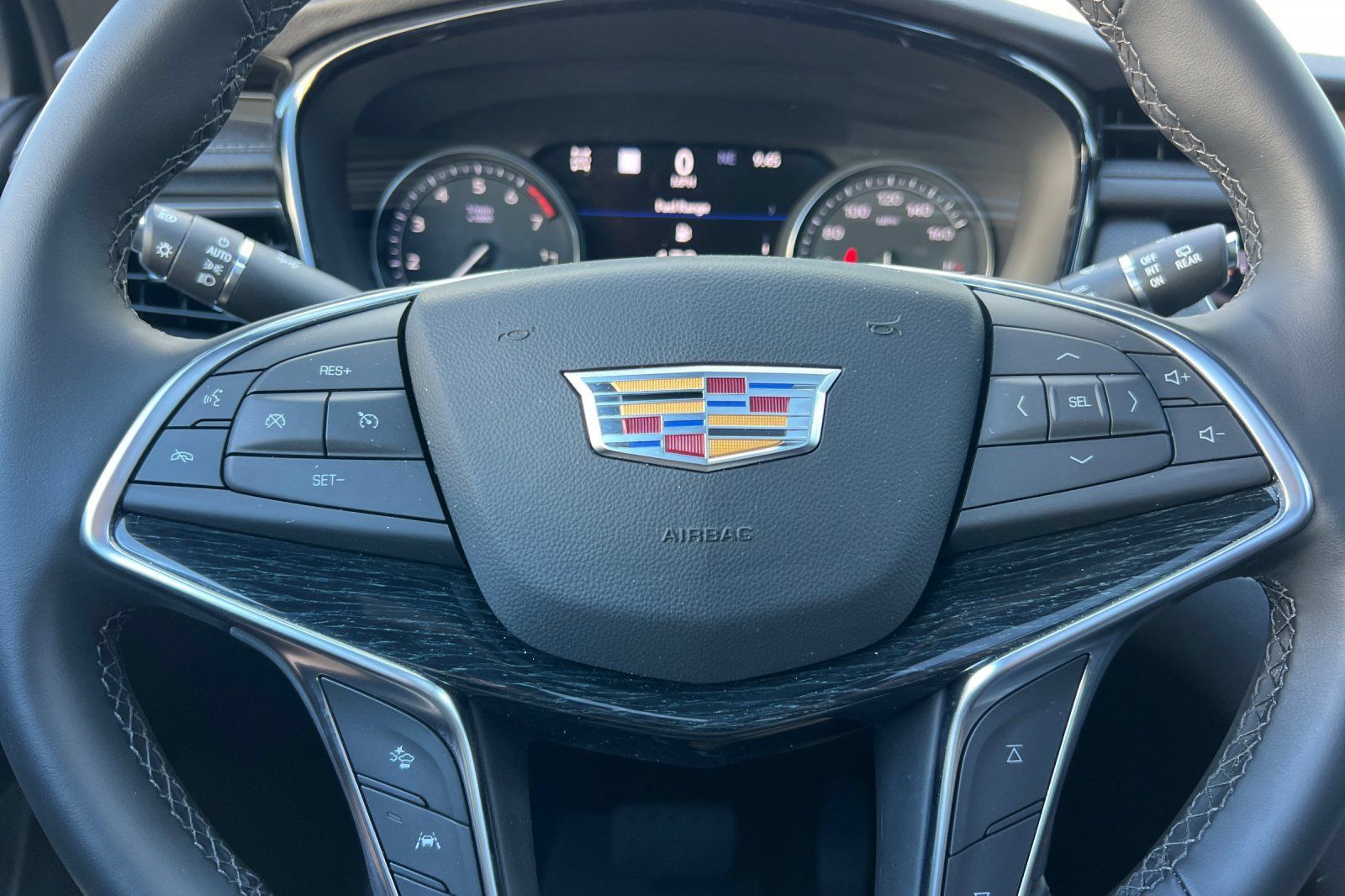 Used 2025 Cadillac XT5 Premium Luxury w/ Technology Package AWD/4WD image 33