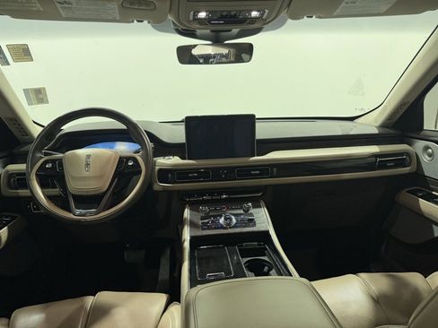 Used 2020 Lincoln Aviator Reserve w/ Equipment Group 202A image 10