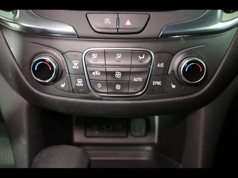 Used 2022 Chevrolet Equinox LT image 25