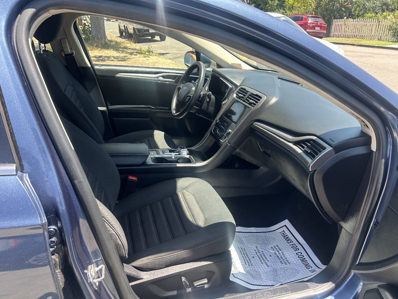 Used 2019 Ford Fusion SE FWD image 19