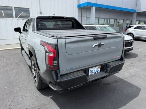 Used 2025 Chevrolet Silverado EV RST AWD/4WD image 4