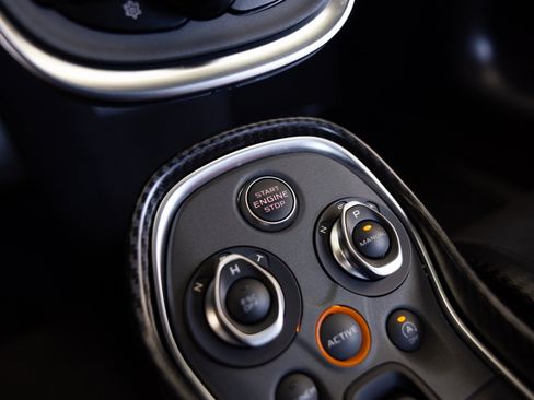 Used 2020 McLaren 620R RWD image 52