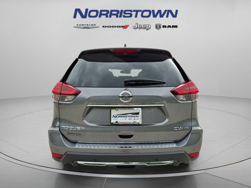 Used 2019 Nissan Rogue SV w/ Premium Package AWD/4WD image 5