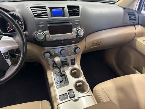Used 2012 Toyota Highlander SE image 33