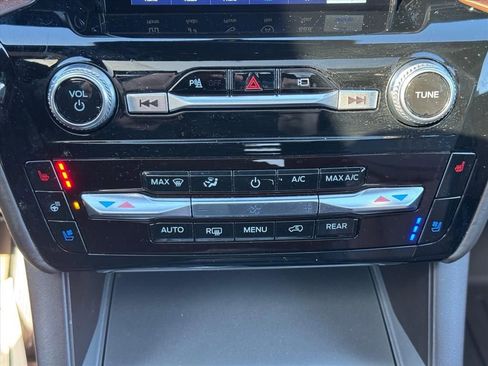 Used 2023 Ford Explorer King Ranch w/ Premium Technology Package image 22