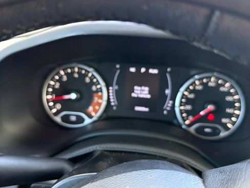 Used 2020 Jeep Renegade Altitude FWD image 10