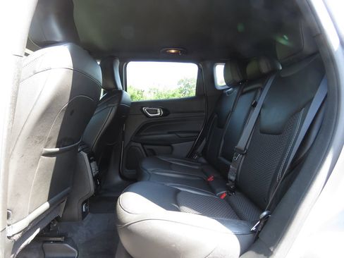 Used 2023 Jeep Compass Latitude w/ Convenience Group AWD/4WD image 20