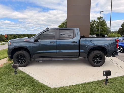 Used 2021 Chevrolet Silverado 1500 LT Trail Boss w/ LPO, Dark Essentials Package AWD/4WD image 6