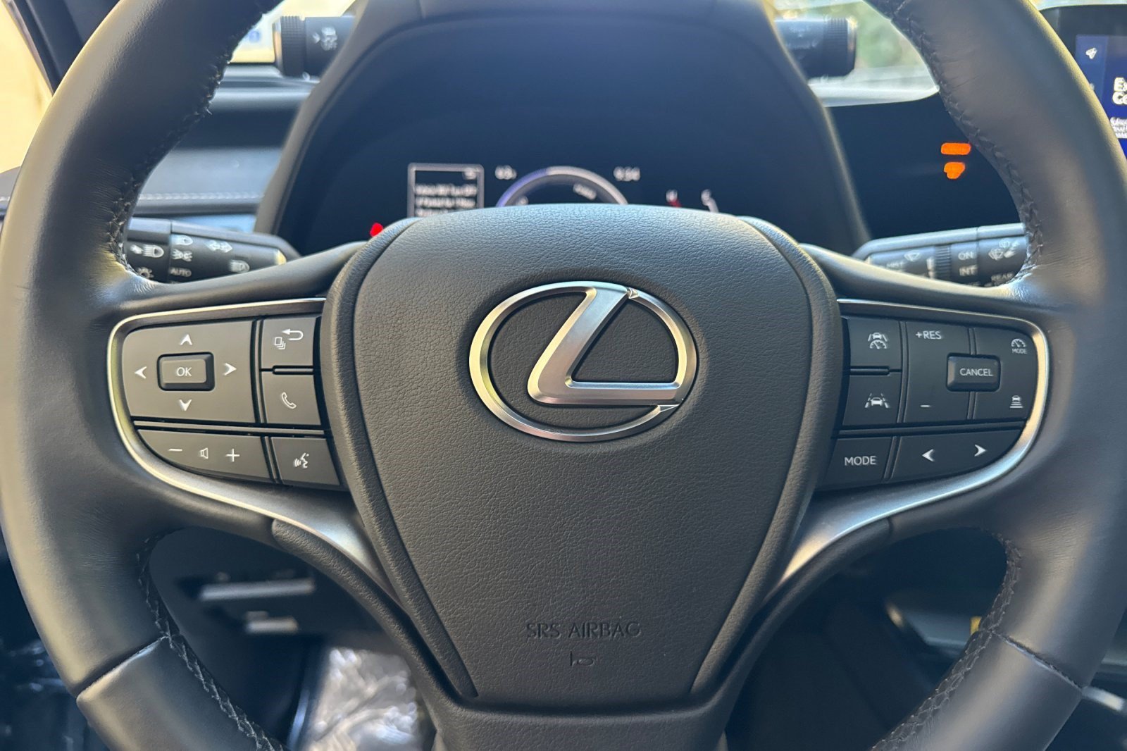 Certified 2025 Lexus UX 300h FWD w/ Accessory Package (Z2) image 11
