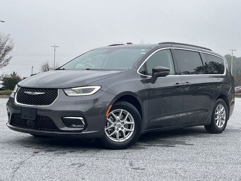 Used 2022 Chrysler Pacifica Touring-L image 1